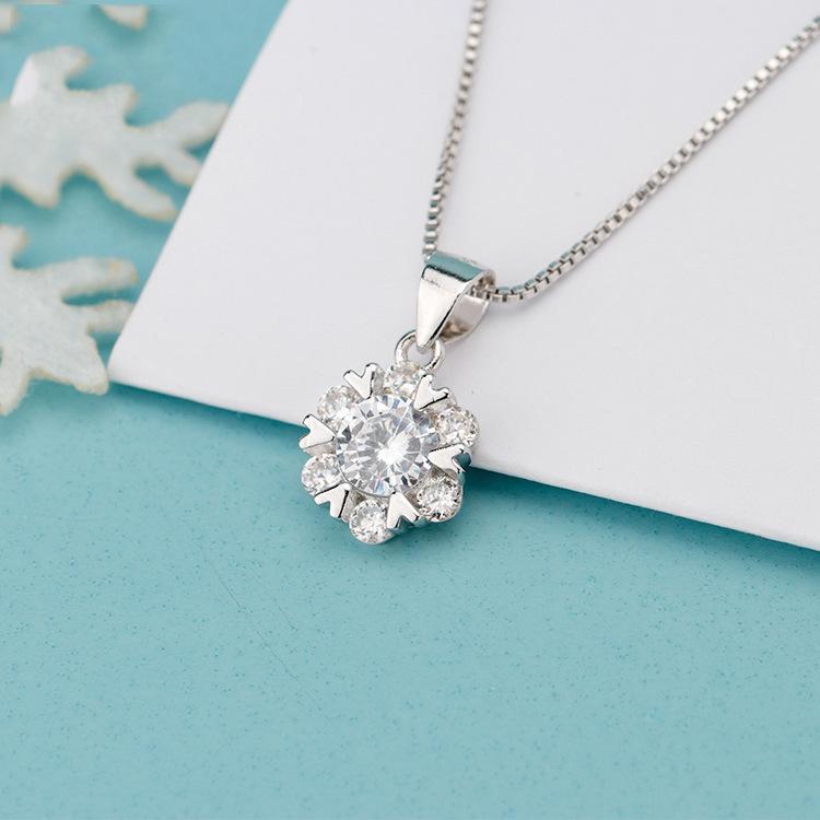

Romantic Heart & Snowflake Zircon Necklace - Diamond-Studded Holiday Gift Pendant. X153 (40+5)cm Box Chain