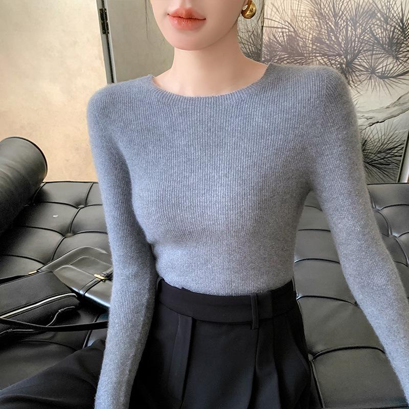 Women's Slim Fit Seamless Wool Base Layer Top - Elegant Ribbed Solid Color