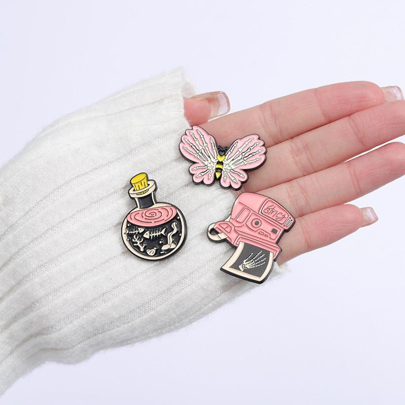 Skull Distinctive Pink Animal Brooch Creative Pin Stylish Design In Alloy Material For Genders All