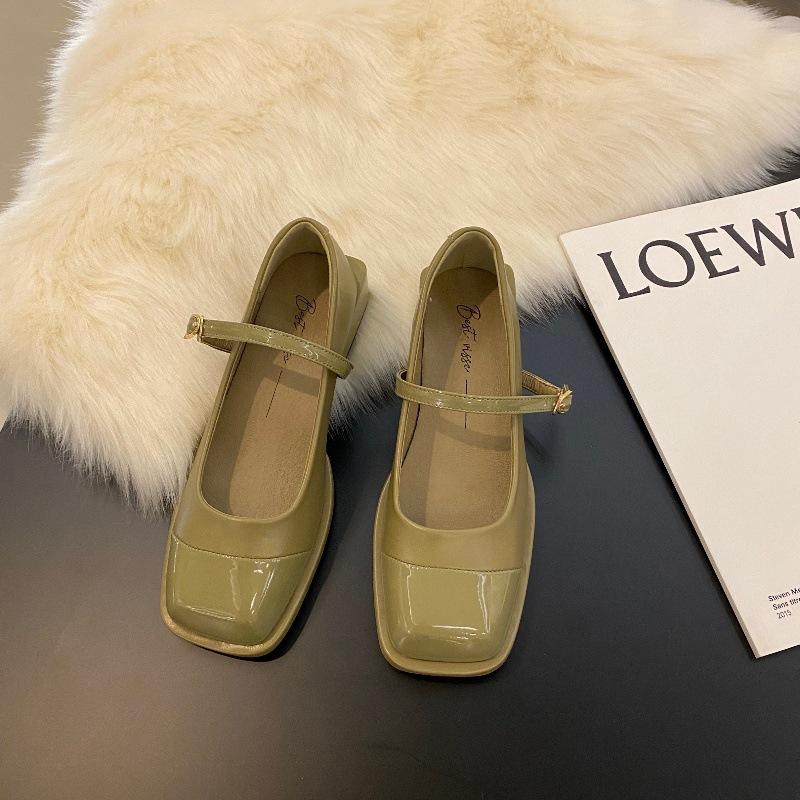 

Гонконг Черный квадратный голова мода светлый рот одиночные туфли женские одна пуговица толстый каблук Мэри Джейн маленькие кожаные туфли 40 светло-зеленый