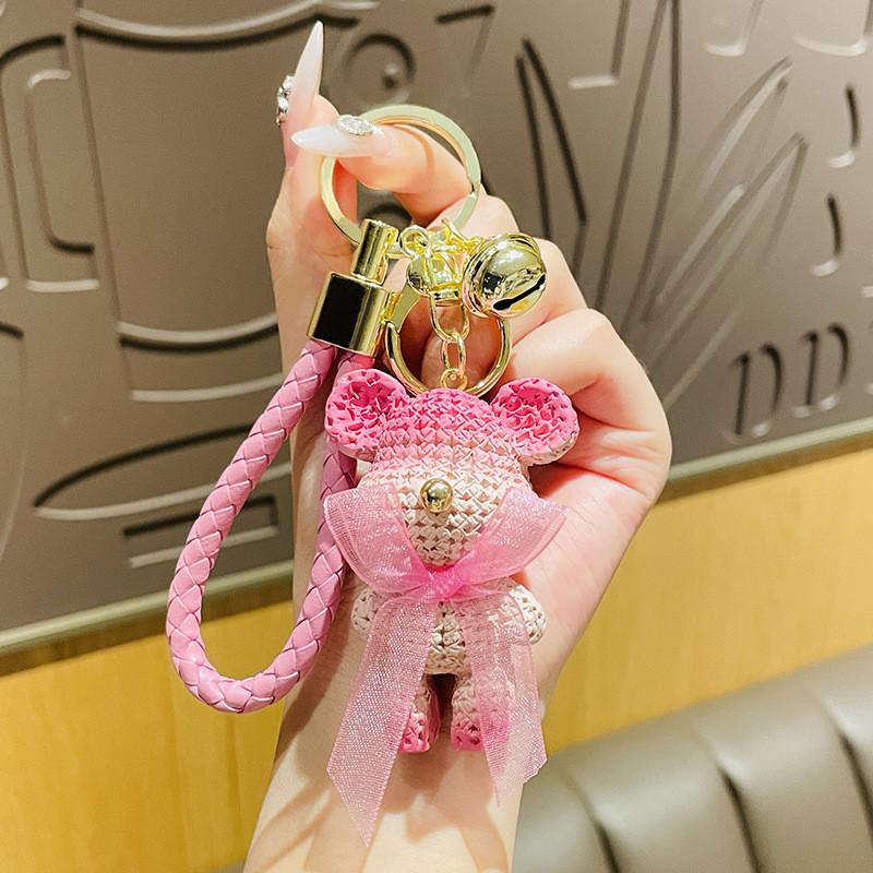 

Whimsical Yarn Gradient Bear Resin Keychain Ideal For Festivals And Special Occasions рожевий