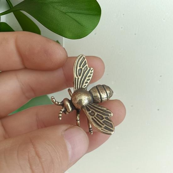 Brass Bee Figurine Tea Pet Solid Metal Bee Figure Model Statue Sculpture Toy Desktop Decoration Ornament Festival Collectible Gift