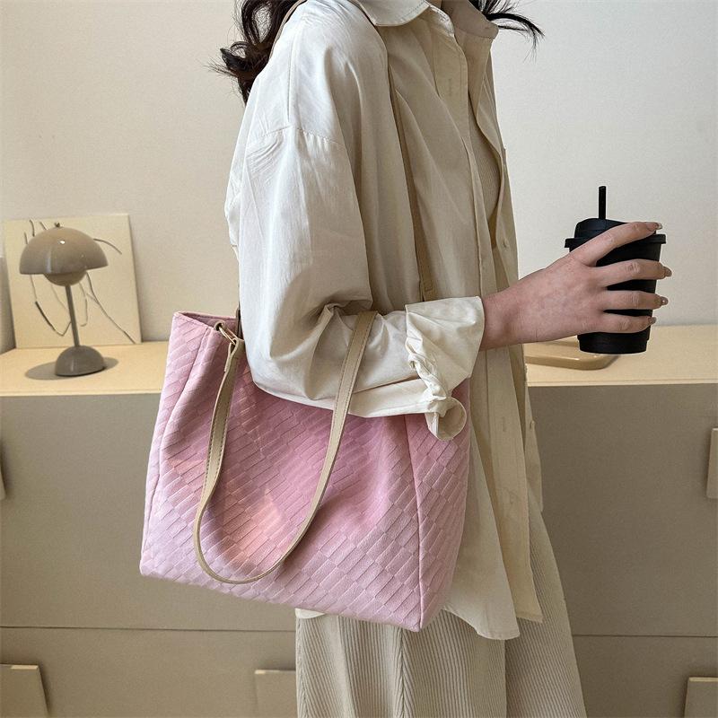 Bag Women's Spring 2025 New Trendy Fashion Tote Bag Large Capacity Texture Simple Niche Portable Shoulder Bag