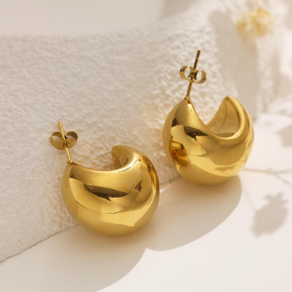 Chic Retro Gold C-Shaped Titanium Stud Earrings - European & American Style
