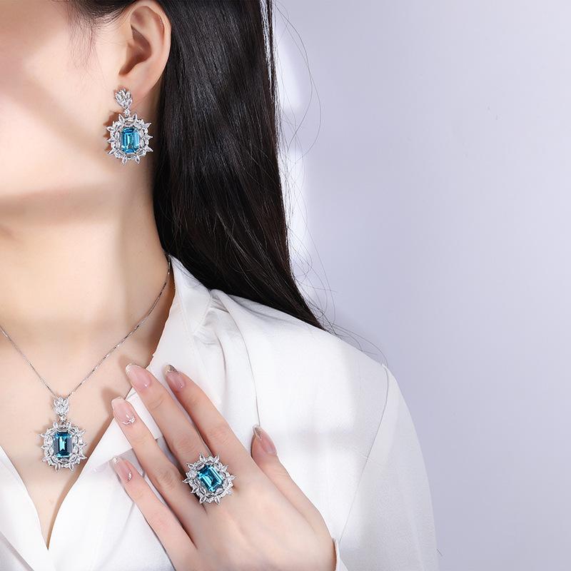 Hot Sale Retro Simulation Aquamarine Women's Diamond Set Main Stone 10 * 14