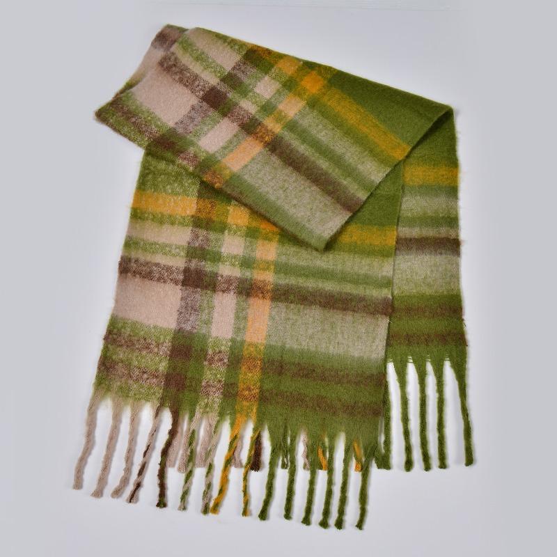 New Autumn and Winter Circle Yarn Thickened Plaid Scarf Men's and Women's Fashion Warm Fringed Long Couple Scarf