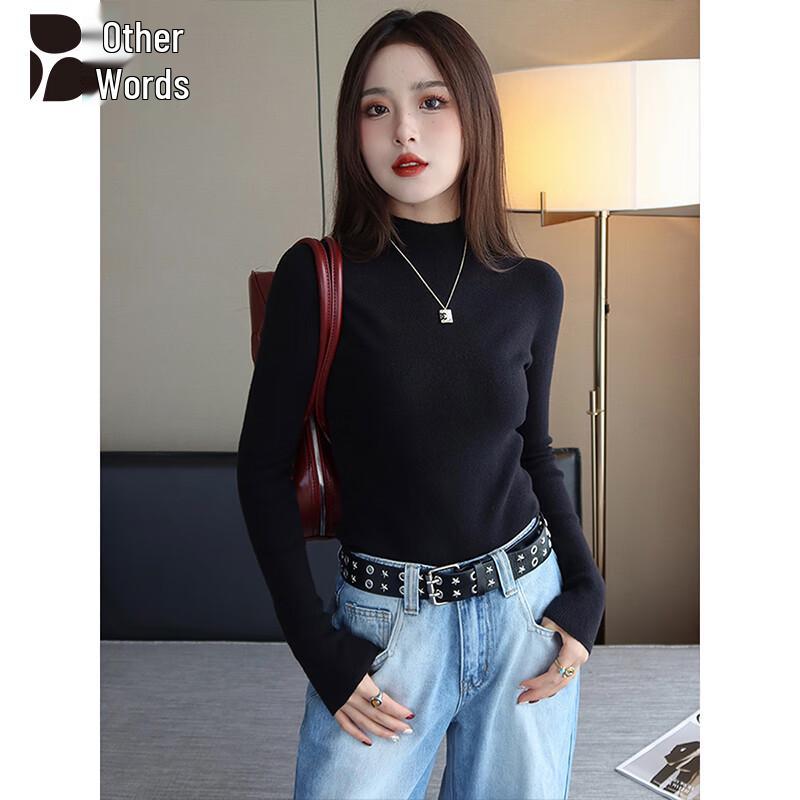 

Женский трикотажный свитер с полувысоким воротником, прилегающего силуэта One Size