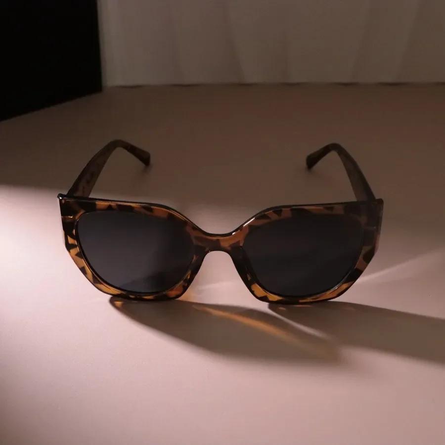 Retro Square Sunglasses Women Men Vintage Sun Glasses Female Male Fashion Black Ladies