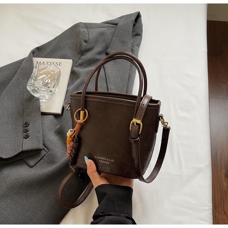 Premium Sense Niche Bag Women's 2025 New Winter Simple and Versatile Fashion Messenger Bag Casual Portable Shoulder Bag