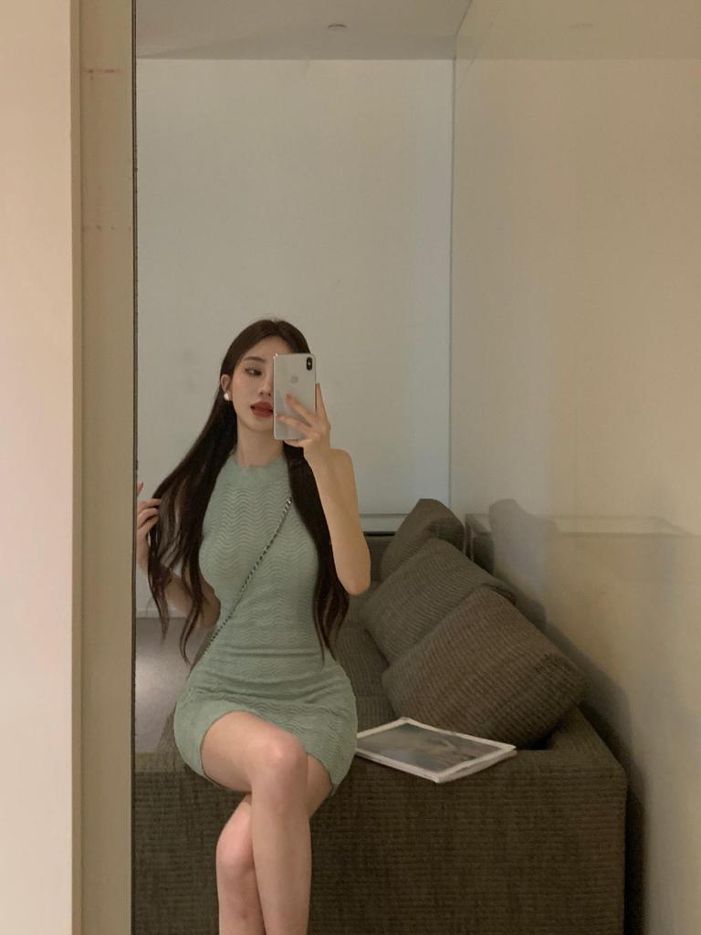 Women's Summer Off-Shoulder Knit Dress - Solid Color, Sexy Slim Fit, Waist-Cinched, Hip-Hugging Short Skirt