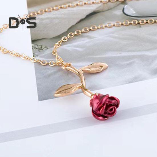 Choker Necklace Rose Flower Leaf Charm Women Necklace Exquisite Design Shiny Lightweight Pendant Necklace