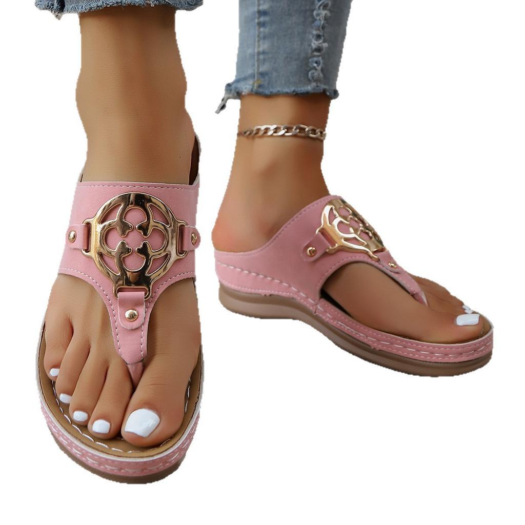 European and American Toe Metal Buckle Flip-flops Women's 2025 Summer New Round Head Fashion Flat-bottomed Beach Slippers