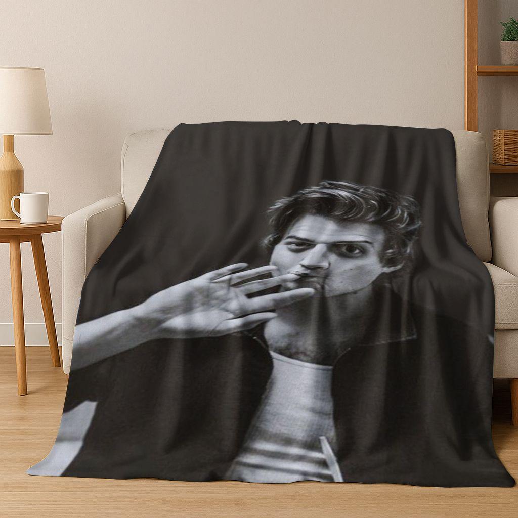 2026 New Joe Keery Art Flannel Blanket,warm and Cozy Soft Throw Blanket for Home Bedroom Bed Sofa Picnic Office Cover Gift Kids