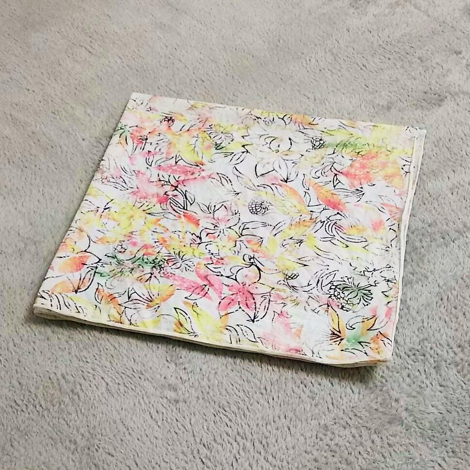 [USED] For fans of Y2K, Achieve, and K-Pop! Valosh/Resort Pattern Bandana