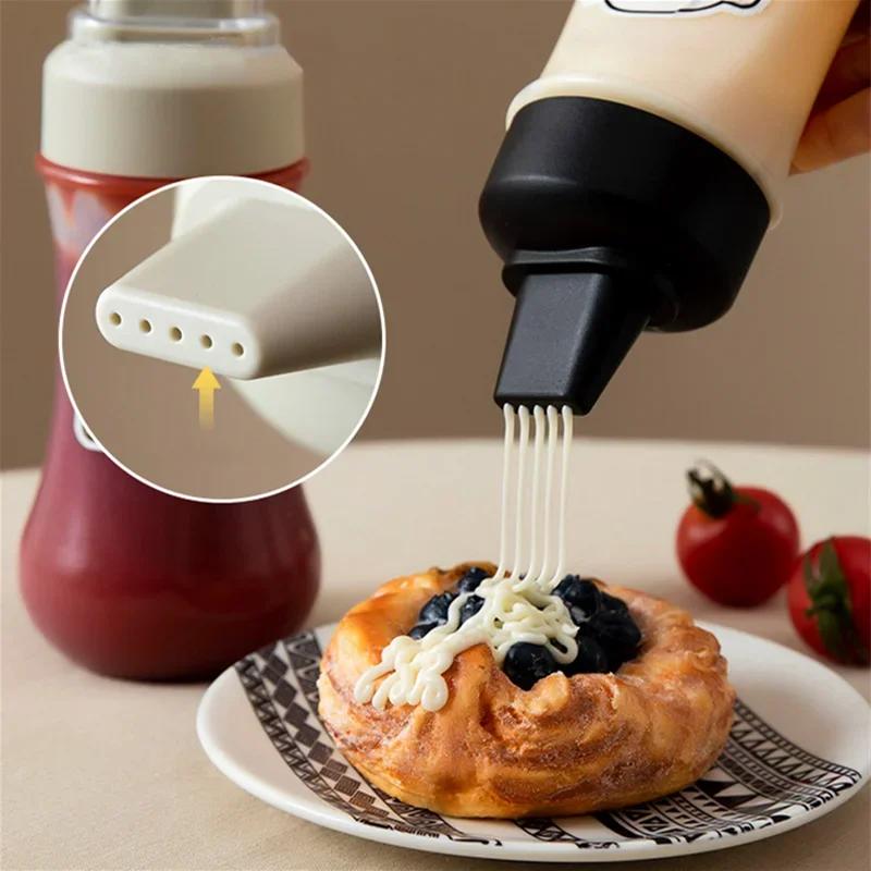 350ML Sauce Squeeze Bottle Five Hole Plastic Ketchup Bottle Sauce Honey Dispenser Container Kitchen Condiment Olive Oil Bottles