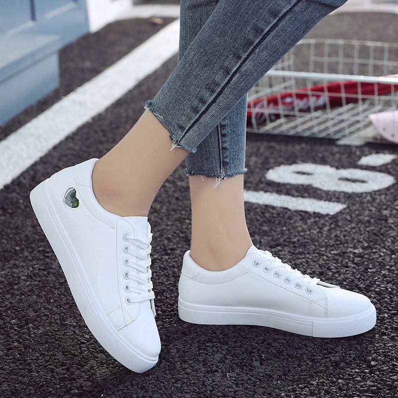 2025 Spring/Autumn Women's White Leather Fashion Sneakers: Versatile Flat Shoes
