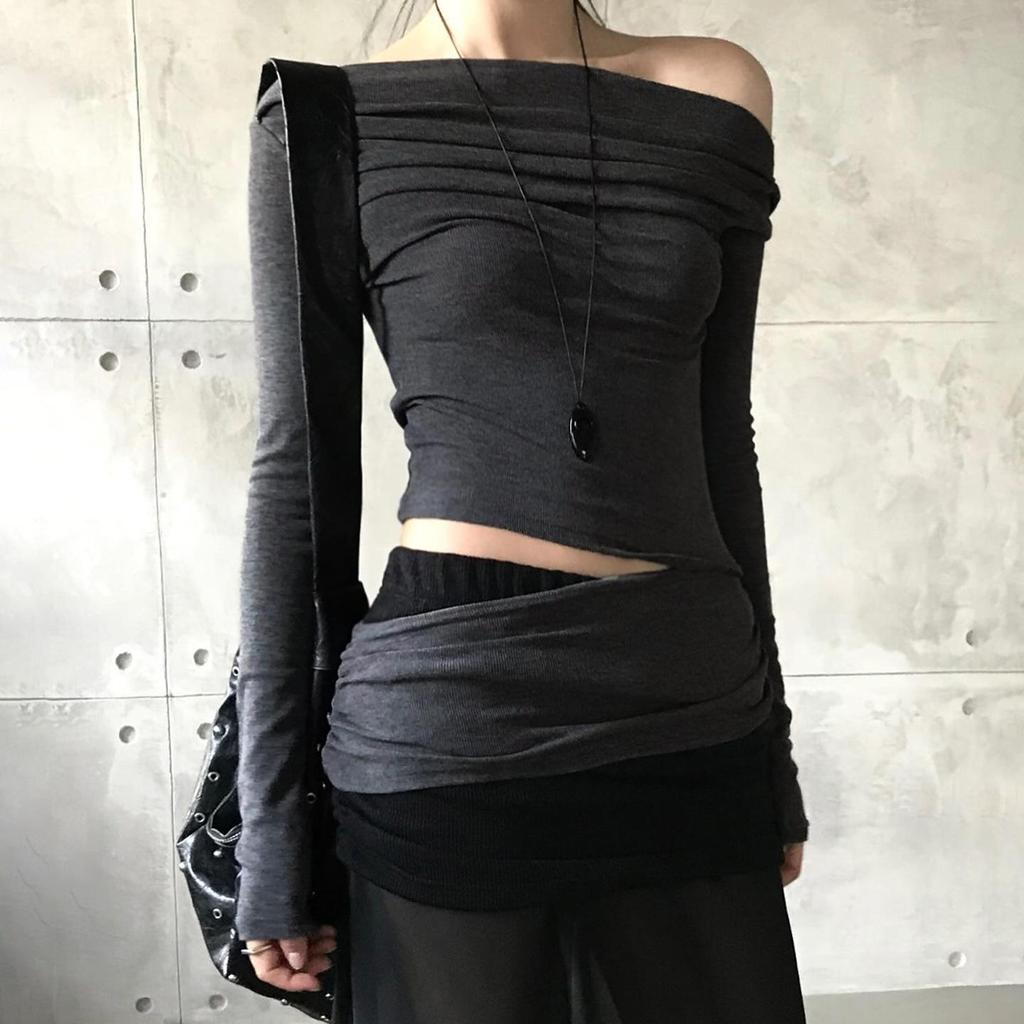 Spicy Girl Pleated One-Shoulder Cut-out Long-Sleeve Slim-Fit Top