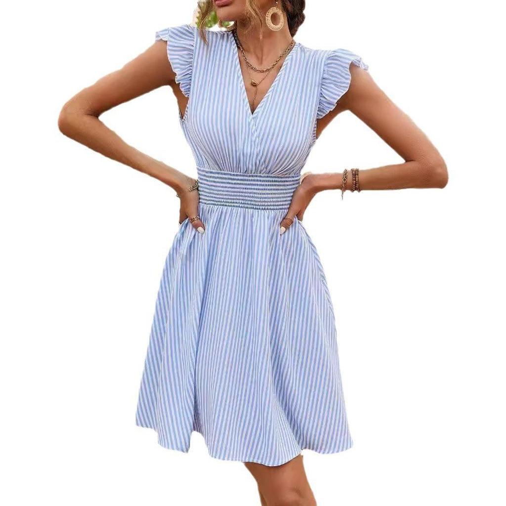 "Lebendiges Sommerkleid im Slim-Fit: Hochwertiger Stoff, mehrere Farben und edle Stile"