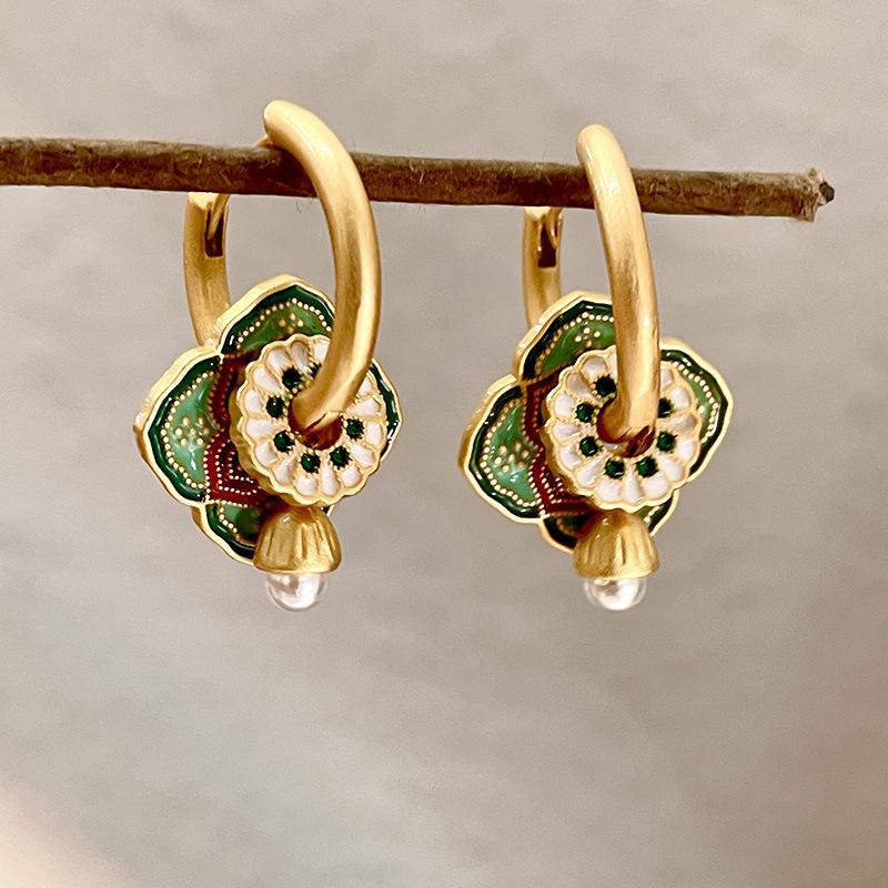 Retro Green Oil-Drop Flower Earrings: Stylish, Versatile Chinese National Style for Multiple Ways To Wear