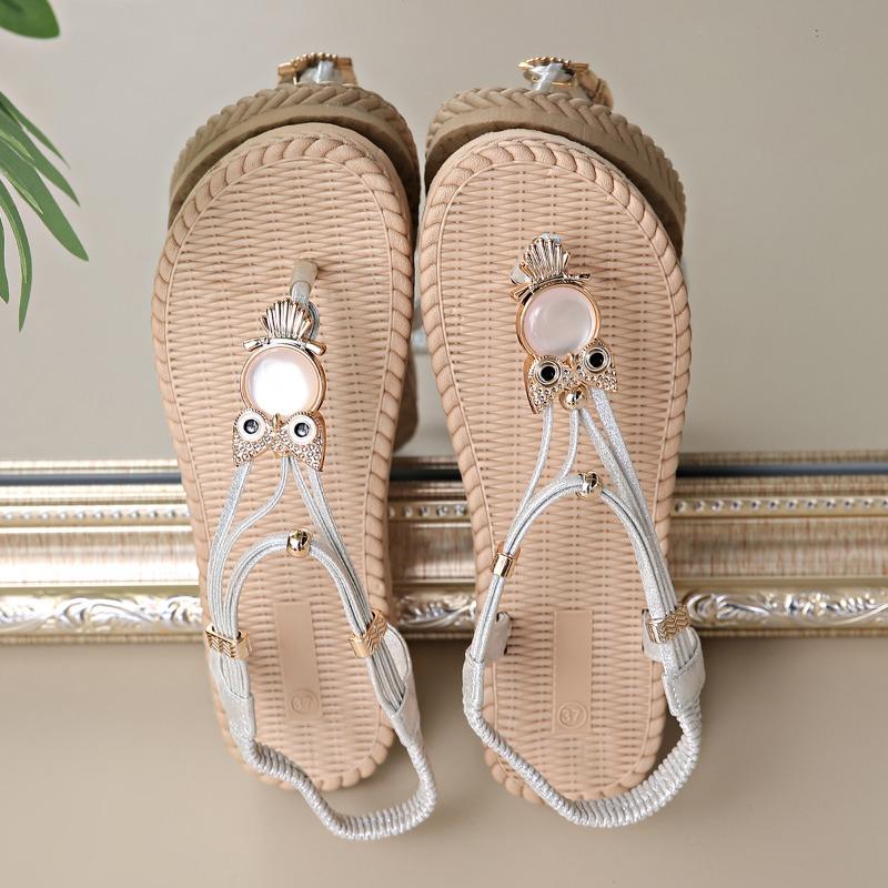 Fashion Fashion Crystal Rome Metal Decoration Sandals for Women Clip Toe Flat Heel Platform Lightweight Non-Slip Beach Shoes Sandals