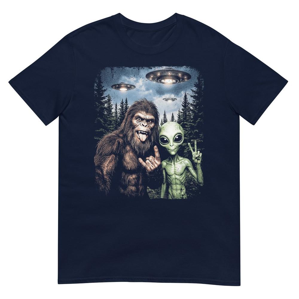 Bigfoot Alien Selfie Rock On Peace Sign Funny Ufo Sasquatch TShirt S