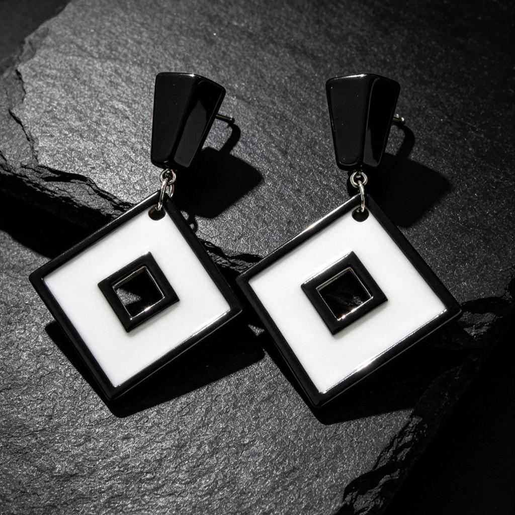 Vintage Black Series Stud Earrings 925 Silver Needle Minimalist High-End Personality Accessories for Women