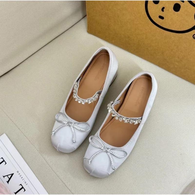 

Small 7cm word with rhinestone inner height increase ballet single shoes women s round head Mary Jane high heels 34 серебряный