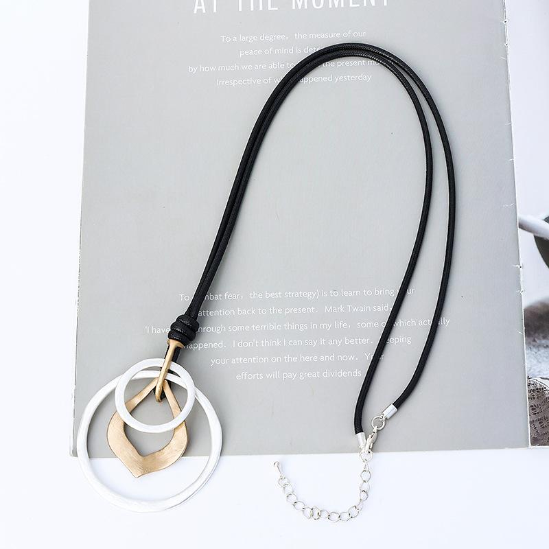 Premium Sweater Chain Retro Women S Fashion Necklace Women S Versatile Long Jewelry