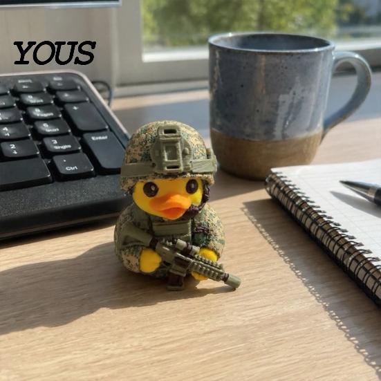 Cool Gaming Setup Props Tactical Yellow Duck Figurine, Resin Ornament with Camouflage Combat Durable Craft Gear, Soldier Statue for Home Office