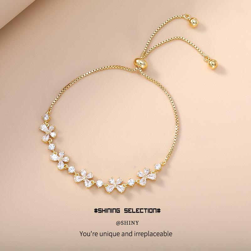 Luxurious Copper Alloy Bow Tie Bangle: Elegant Women's Jewelry