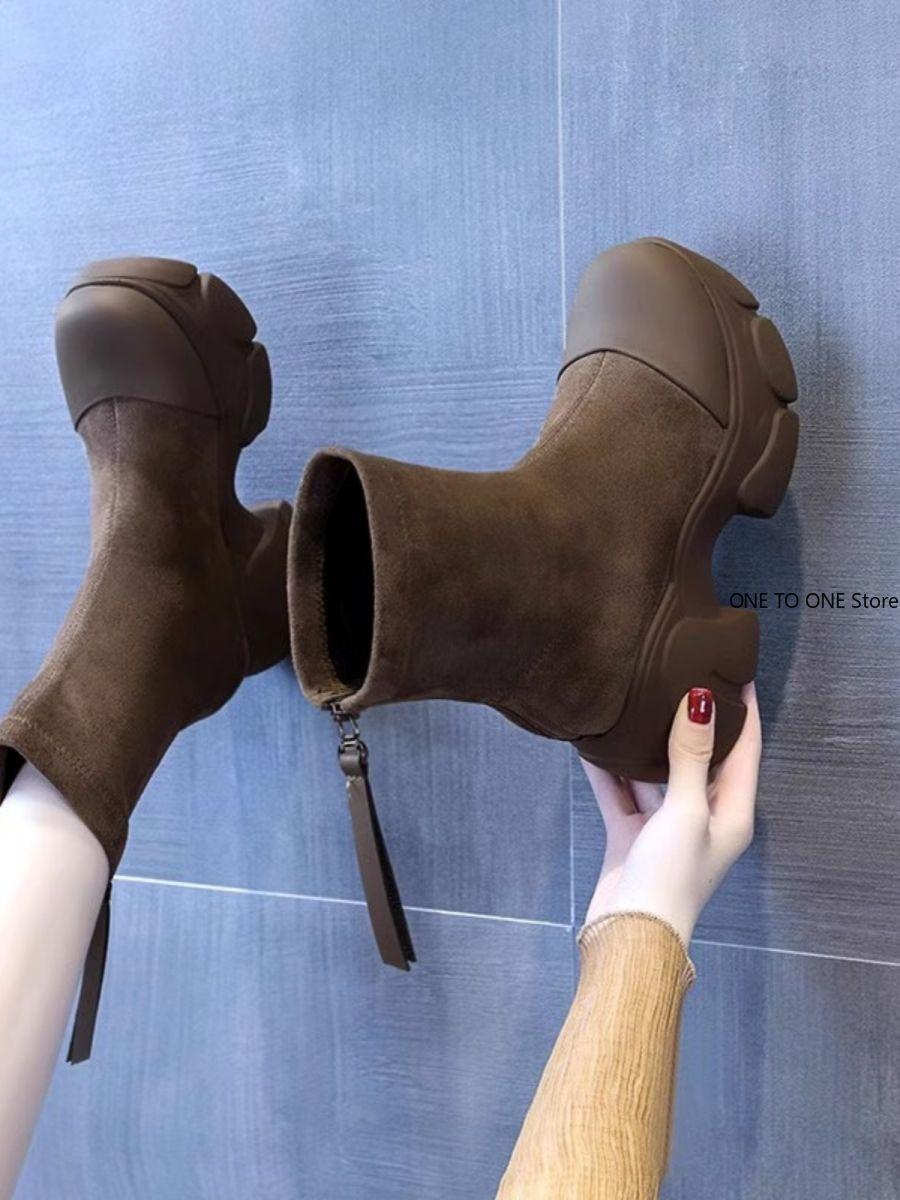 Короткие сапоги на платформе для женщин 2024 года — фото 4