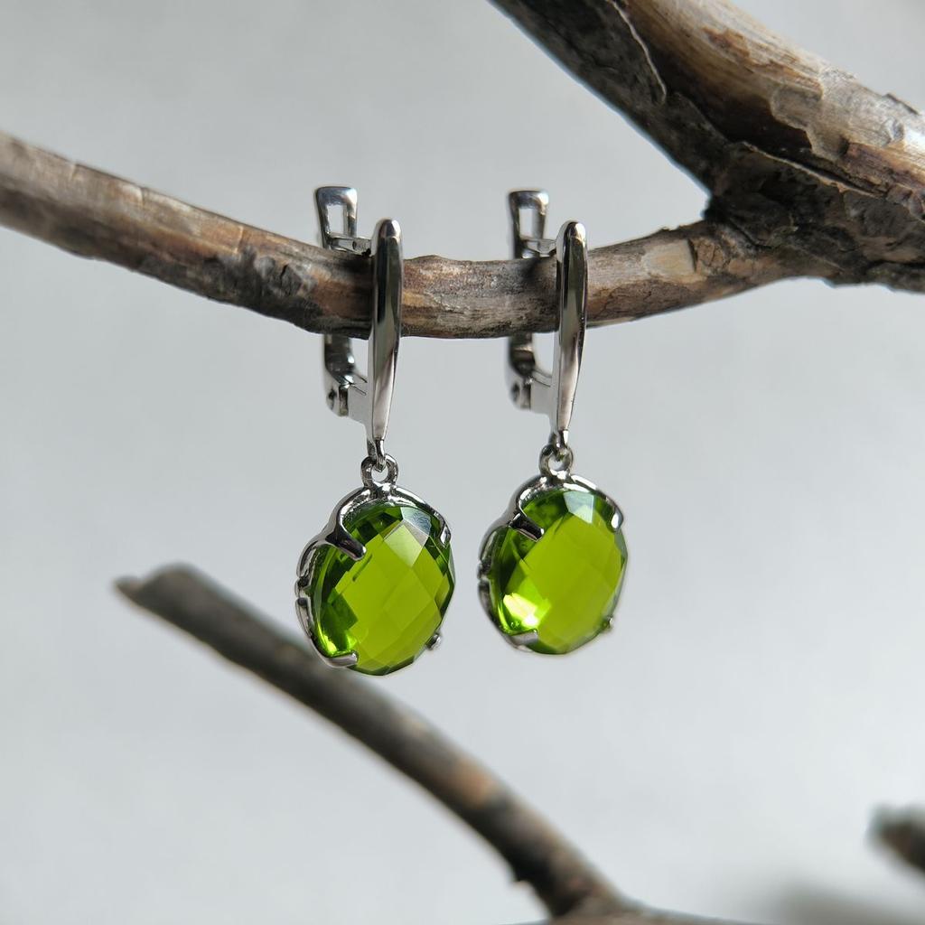 Silver Earrings with Chrysolite (60002315)