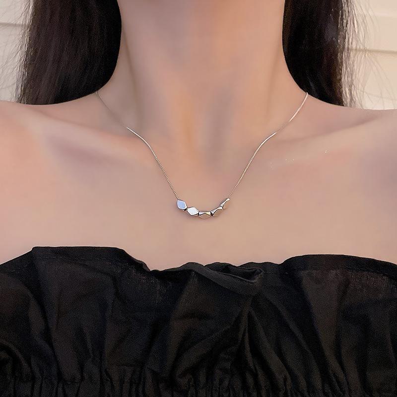 Elegant Pearl & Zircon Clavicle Necklace – Versatile, Sweet, and Fresh