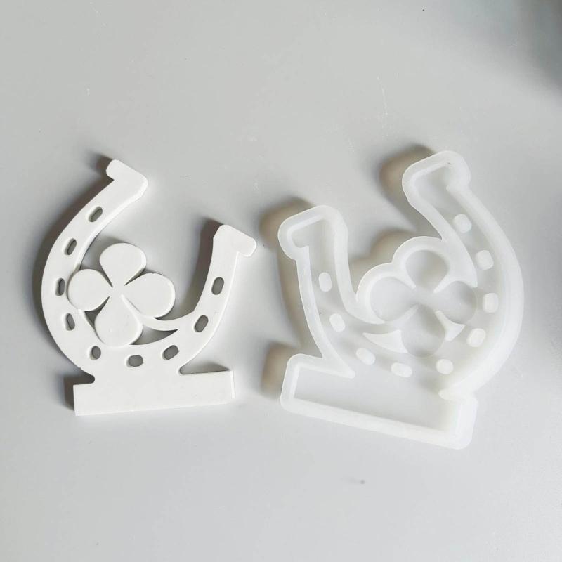 Horseshoe Fourth Leaf Clovers Candle Holder Silicones Molds Candlesticks Molds Castings Moulds for Table Decorations