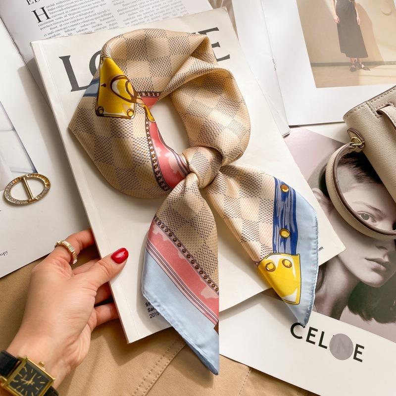 Zhang Ruonan silk scarf women's spring and summer new fashion retro accessories scarf neck high-end small square scarf