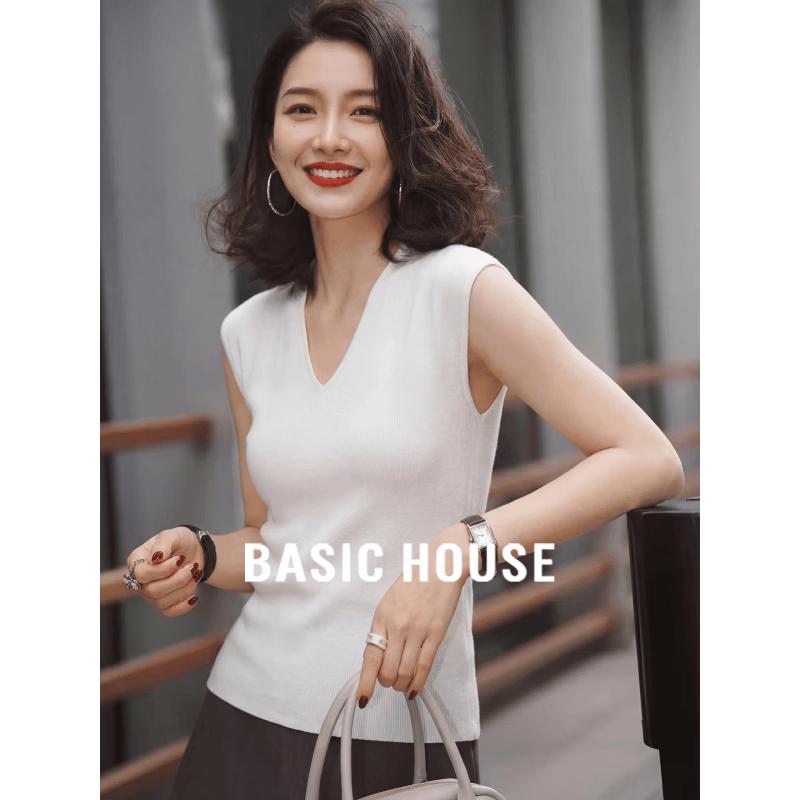 Basic House Women s V-Neck Flutter Sleeve Knit Top M
