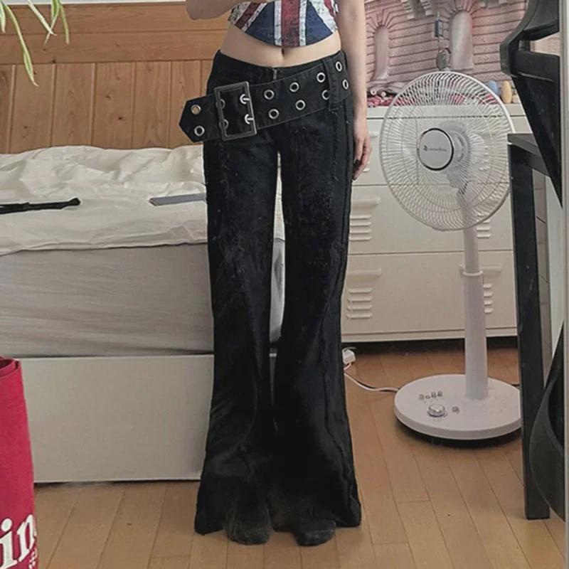 "Personalized Low-Waist Metal Belt Flared Jeans with Wool Stitching"