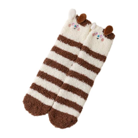 1 pár spacích ponožek kreslený zvířecí design zesílený korálový samet teplé zimní ponožky střední délky protiskluzové vnitřní zimní ponožky