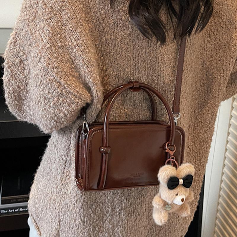 Fashion Trend Handbag Women's 2025 Autumn New Korean Version Ins Trend Simple Foreign Style Small Square Bag Shoulder Bag