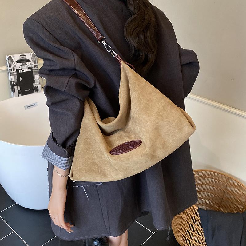 

Daily commuting versatile bag women s 2025 new autumn and winter high-end messenger bag women s bag large-capacity shoulder bag хаки