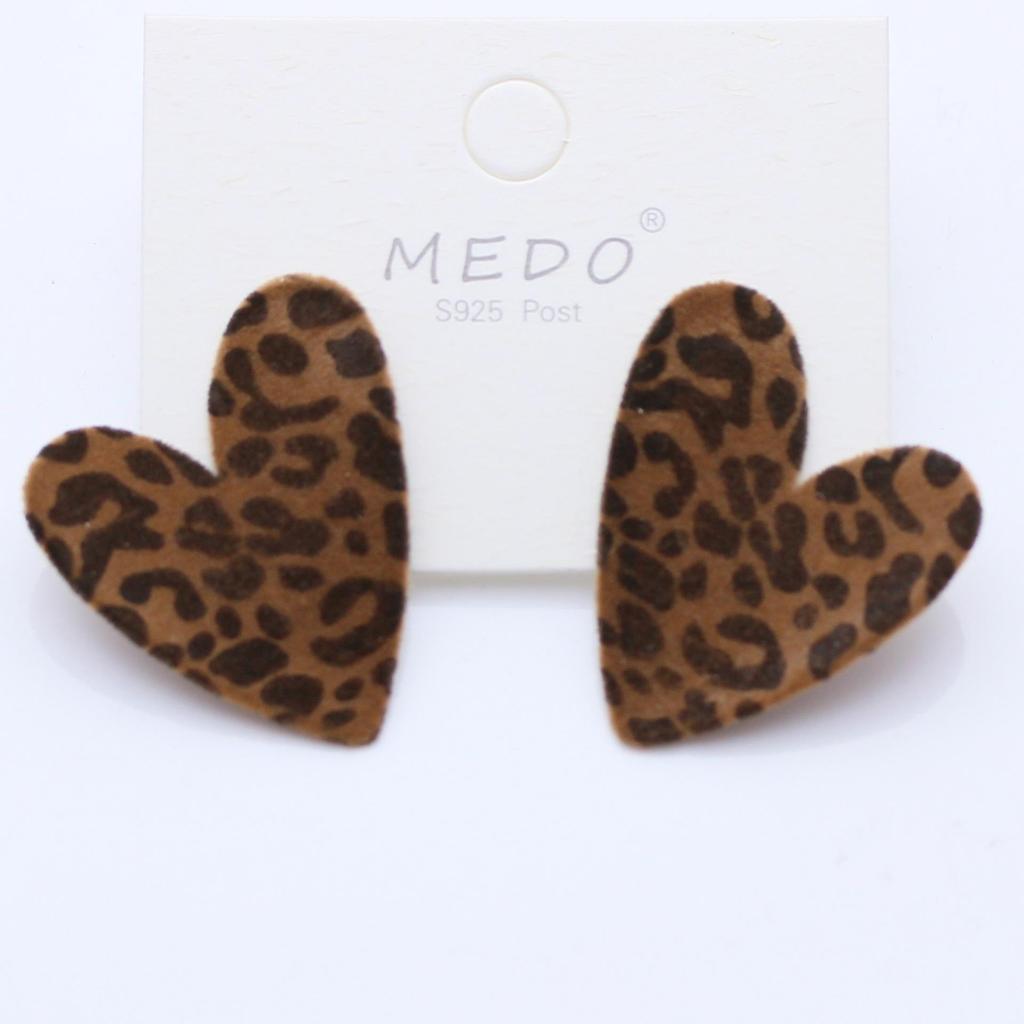 Elegant Retro Leopard Print Stud Earrings - Versatile & Stylish Flocked Cloth Design