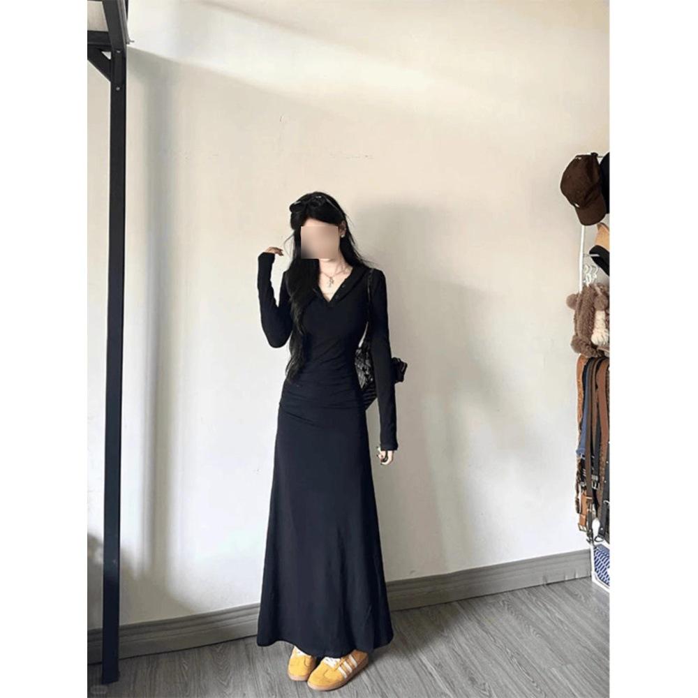 

Sleek V-neck Hooded Long Sleeve Black Dress with Waist-Cinching Fit Large