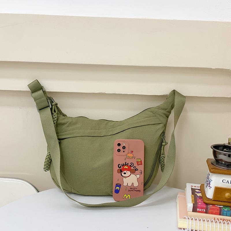 Popular Casual Simple Women's Lightweight Dumpling Bag Fashionable Versatile Solid Color Commuter Messenger Women's Bag