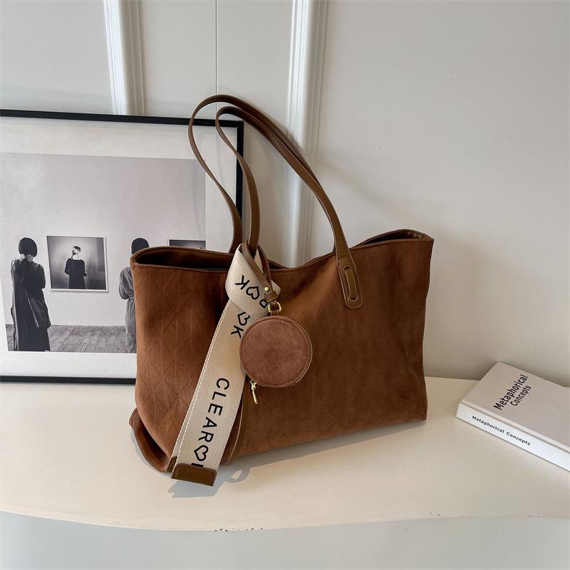 Fashion and leisure large-capacity tote bag women's 2026 new retro student class commuting shoulder bag