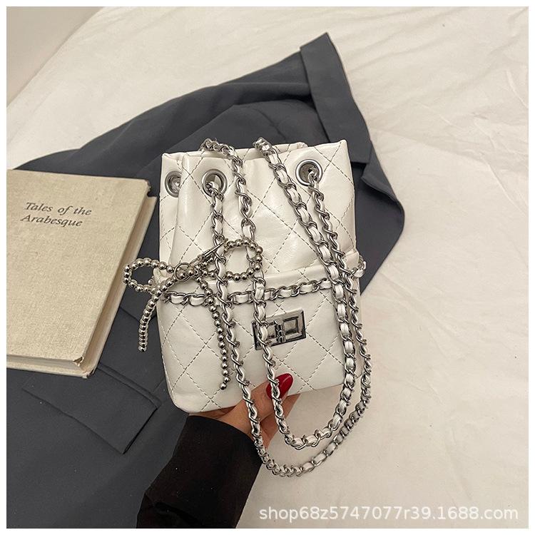 

This year s popular fashion Korean version of diamond chain bag women s 2025 new versatile shoulder messenger bag bucket bag tide белый