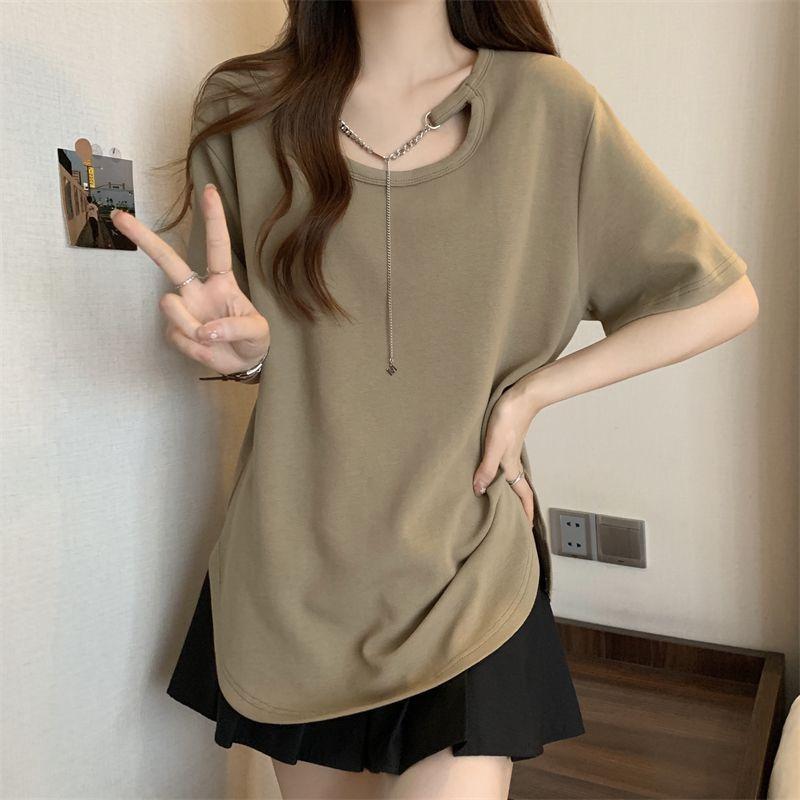 Women Asymmetrical Cut-out T-shirt with Chain Detail Crew Neck Short Sleeve Oversized Loose Fit Solid Color Tee