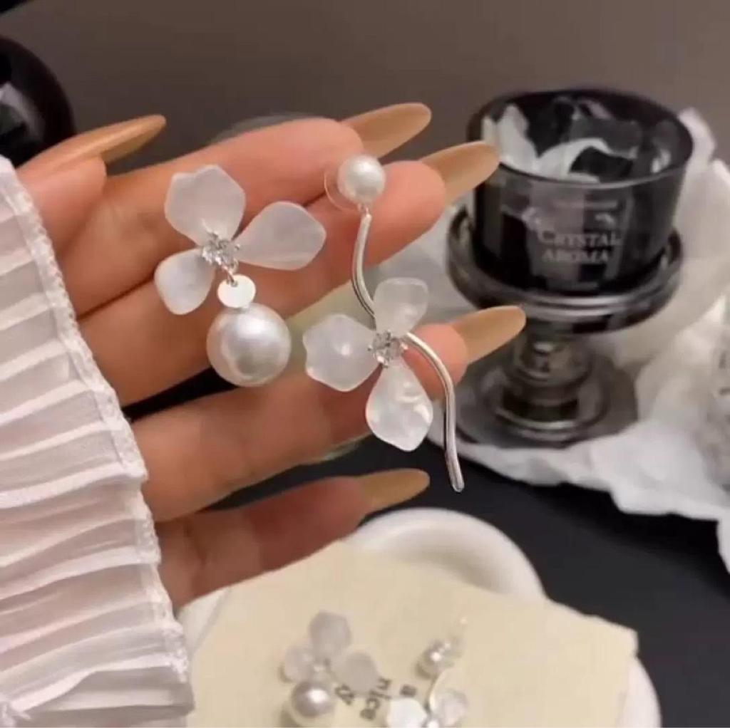 French Summer Style Pearl Flower Earrings - Exquisite, Fashionable, High-End