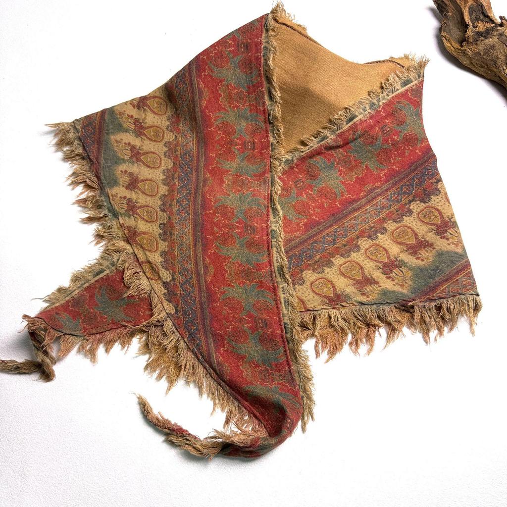 Bensu Jiuyi's Vintage Sand-Washed Double-Yarn Pure Cotton Triangle Scarf: Wear as Headband, Bandeau, or Butt Curtain.