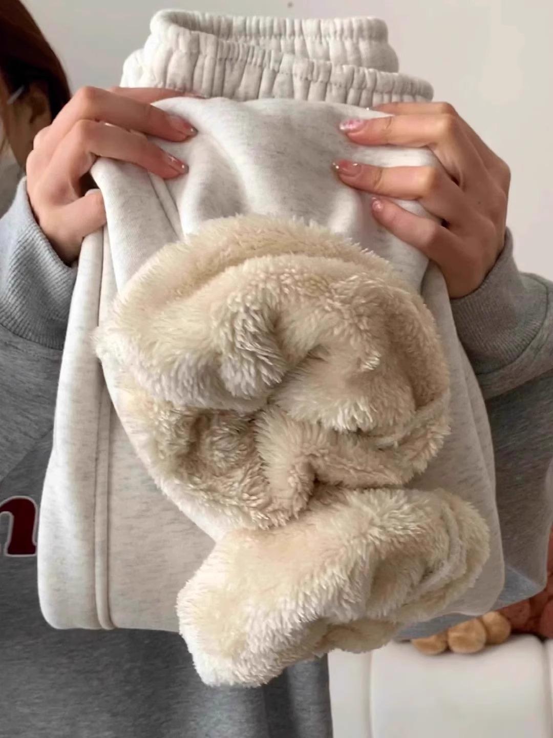 

Женские широкие спортивные брюки из овечьей шерсти - Плюшевые, плотные, зимние и осенне-весенние из смесового хлопка, спортивный стиль, издание 2024 года, доступны маленькие размеры. XL