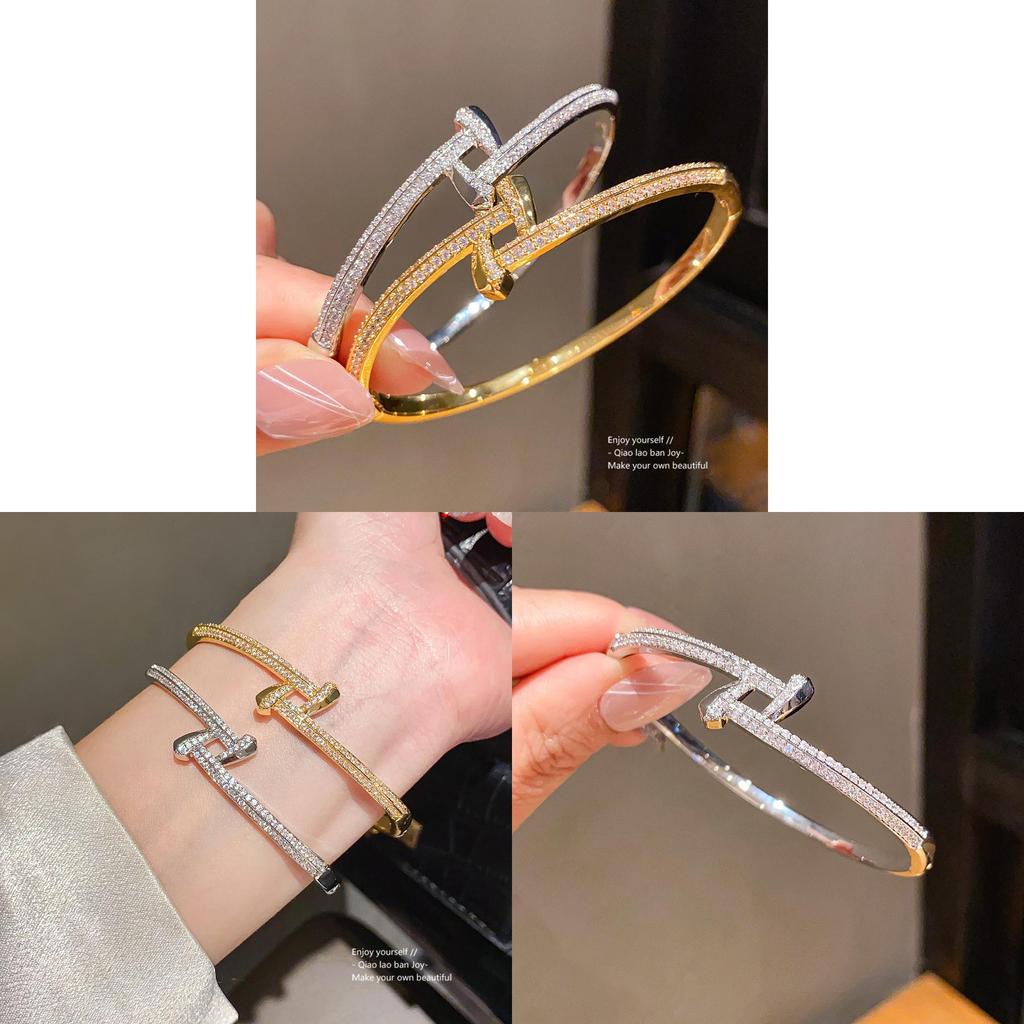 Bracciale a Manetta Martellato Placcato Oro 18k con Zirconi per Donna Elegante Accessorio di Moda